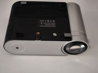 PROYECTOR PORTATIL VAMVO  