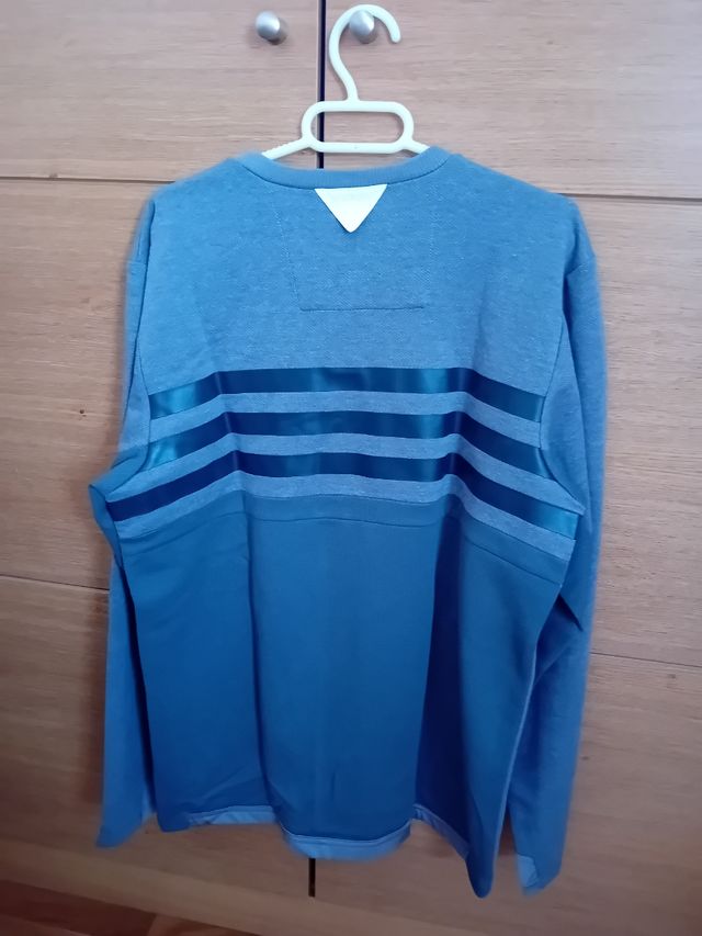 Sudadera adidas White Mountaneiring