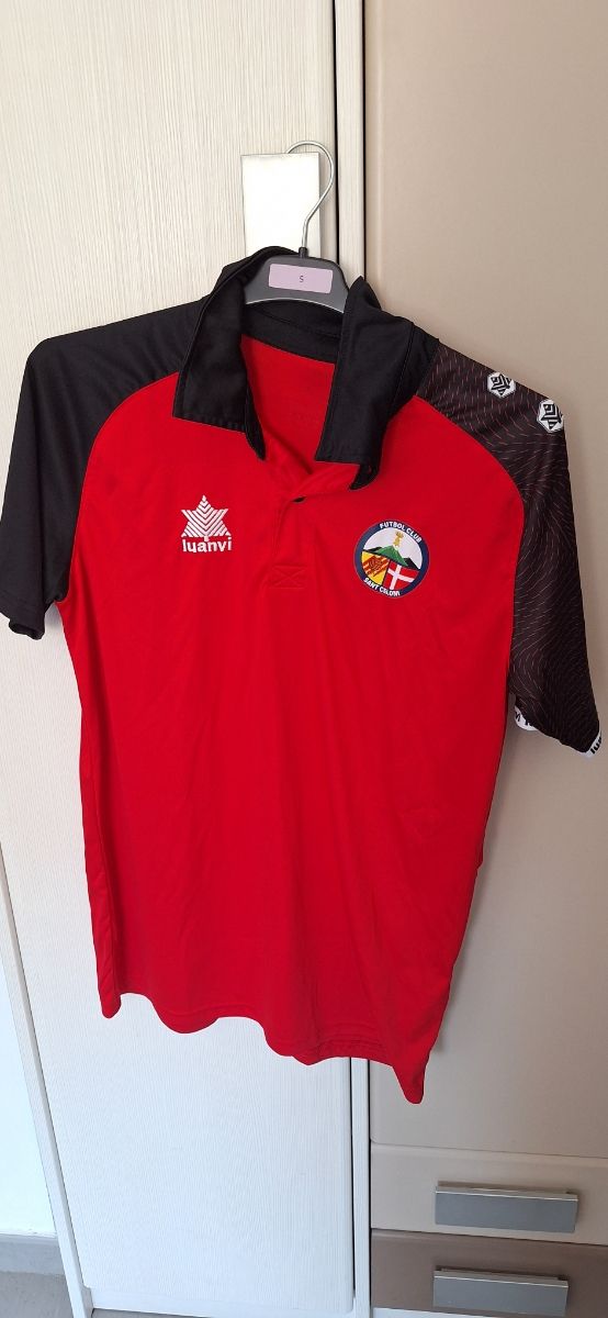 Polo de bonito, futbol.club sant celoni