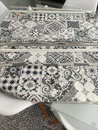 Estores blancos y negro