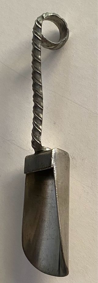 3 Porta tazza da caffe’ e cucchiaino in peltro 95%