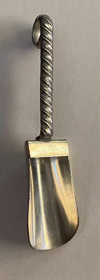 3 Porta tazza da caffe’ e cucchiaino in peltro 95%