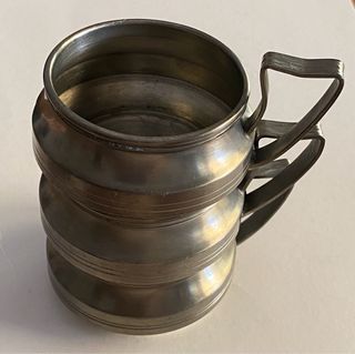 3 Porta tazza da caffe’ e cucchiaino in peltro 95%