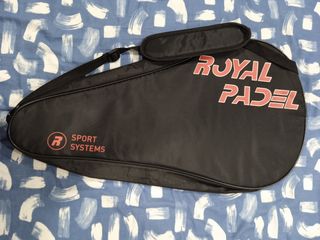 Funda de pala de pádel Royal Pádel. En buen estado