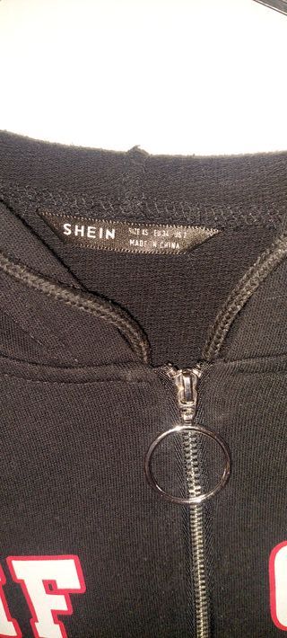 capucha con cremallera  y gorro para mujer