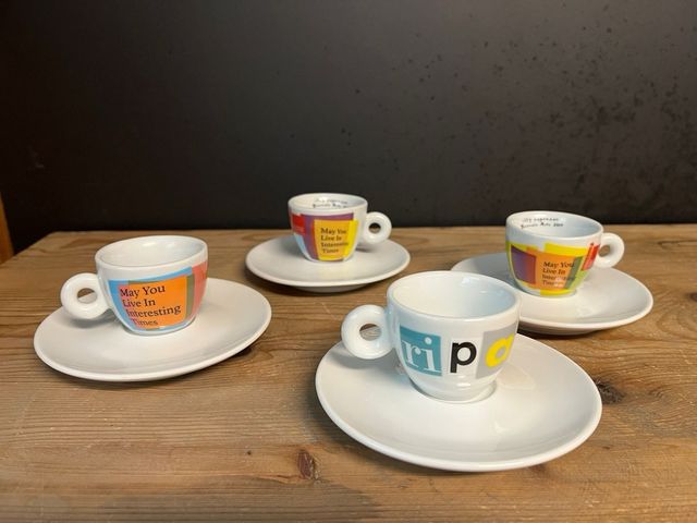 Set 4 tazzine illy biennale arte 2011