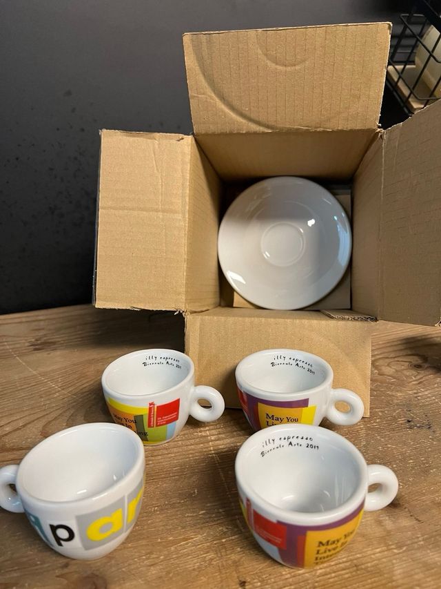 Set 4 tazzine illy biennale arte 2011