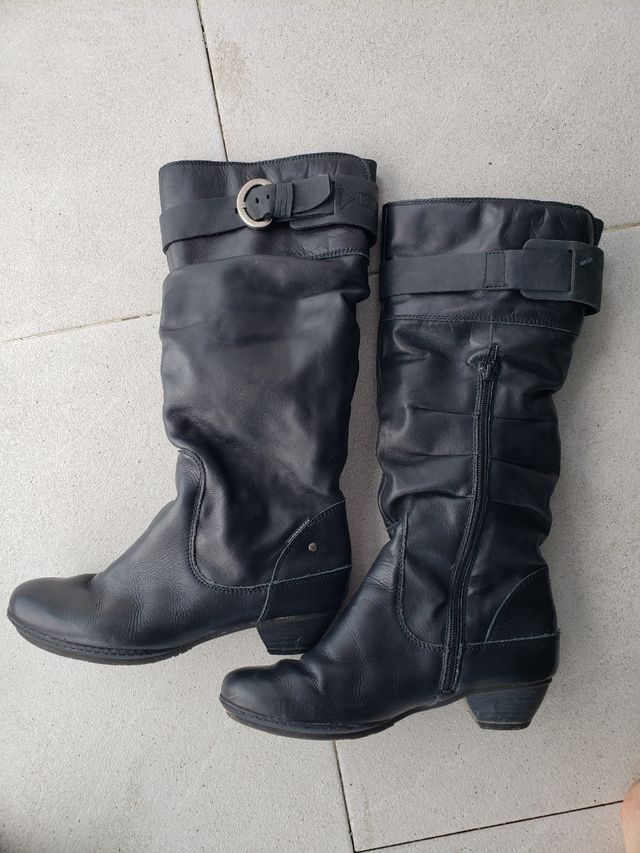 Botas altas. Pikolinos