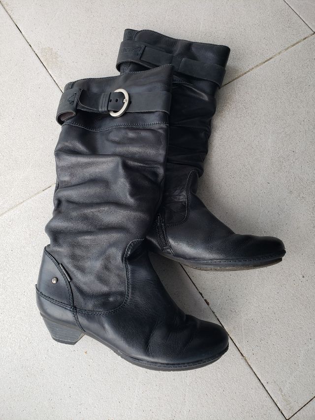 Botas altas. Pikolinos