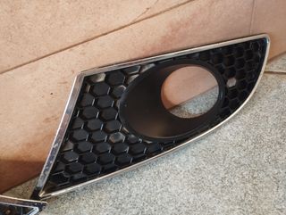 SEAT León rejilla paragolpes delantero. 