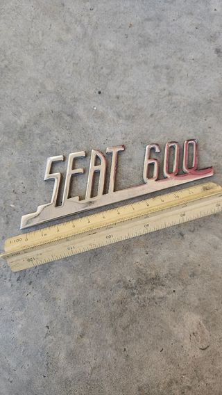 Emblema trasero Seat 600