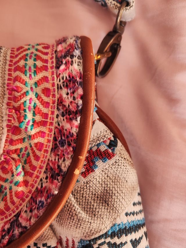 Bolso bandolera. Liberto