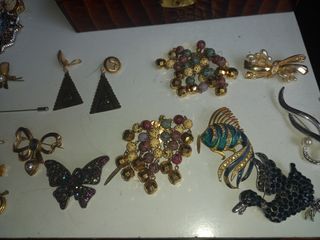 Caja joyero camafeos pendientes broches