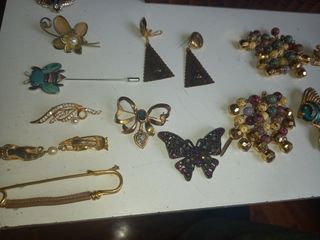 Caja joyero camafeos pendientes broches