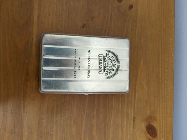 Caja medias coronas H. Upmann