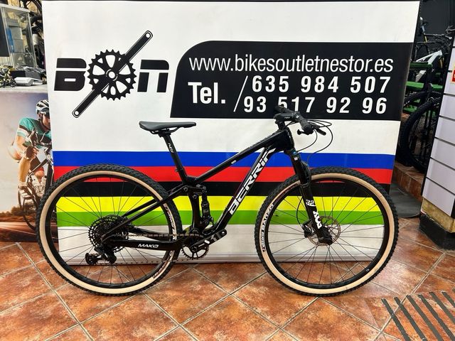 Oferta bicicleta Berria mako 4 negra nueva 