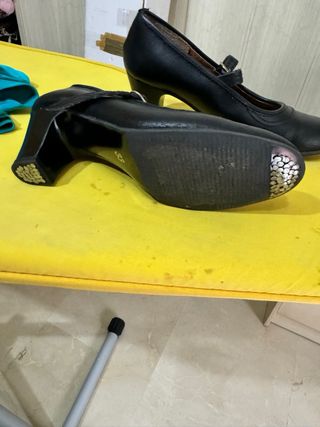 Zapatos sevillana niña