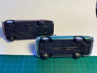 Aston Martin DB4 y Jaguar XK140