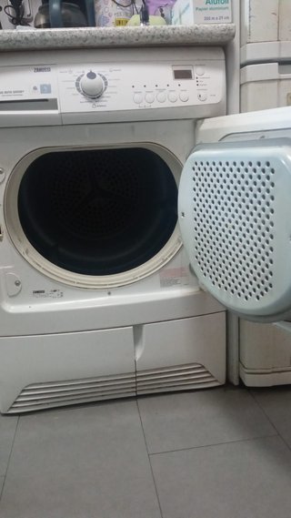 Secadora Zanussi 8kg AutoSense