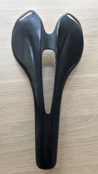 sillín de bicicleta de carbono ultralijero