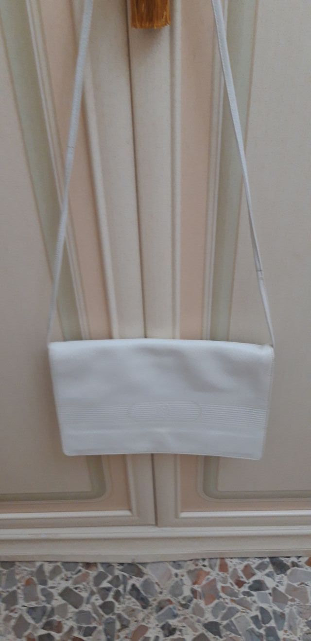 Borsa a busta bianca con tracolla