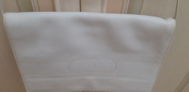 Borsa a busta bianca con tracolla