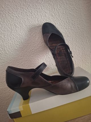 Zapatos tacón Hispanitas