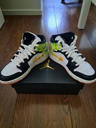 AIR JORDAN 1MID SE(GS)
