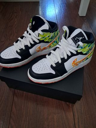 AIR JORDAN 1MID SE(GS)
