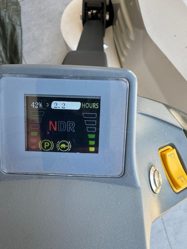 Niveladora eléctrica EG10-25