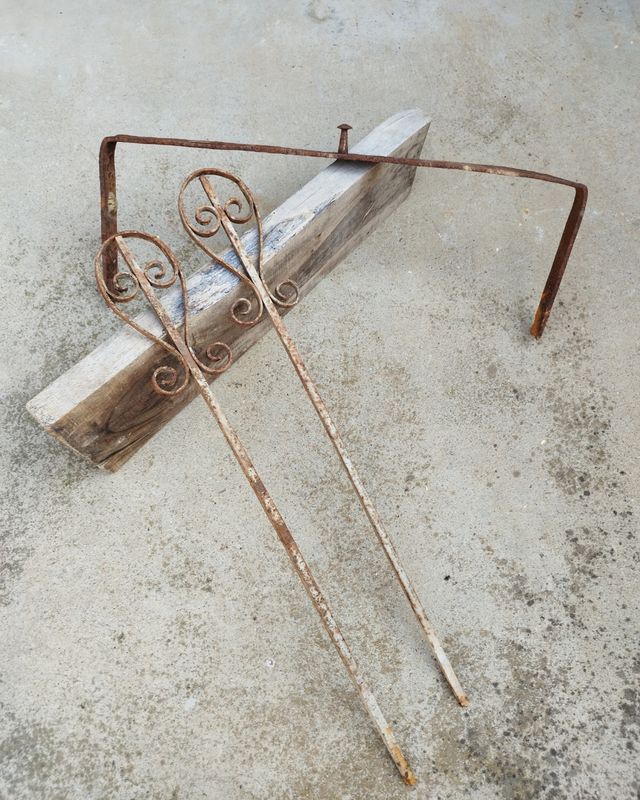 Forja antiga. Partes de varanda.