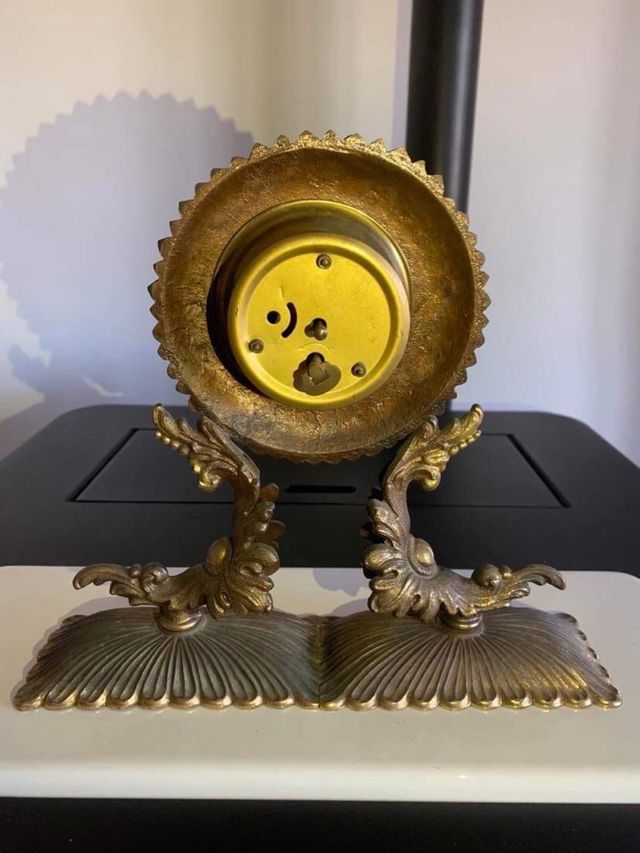 Orologio antico di ottone a carica