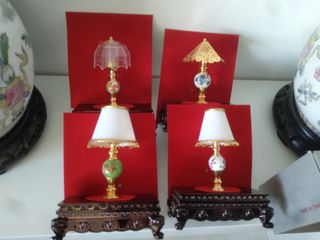 casa de muñecas lámpara con mueble oriental 