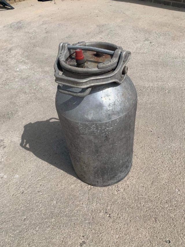 Bidone del latte antico da 50 litri particolare