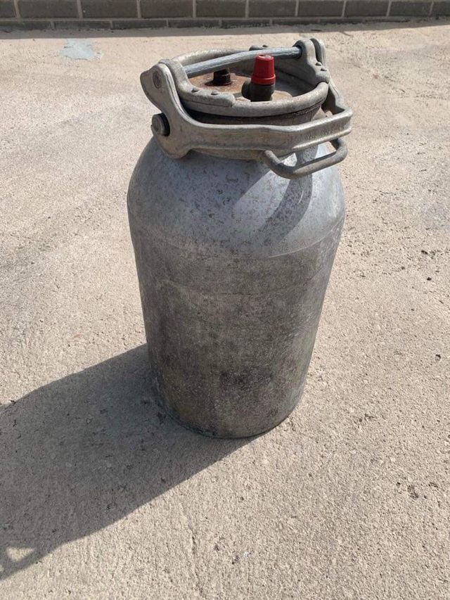 Bidone del latte antico da 50 litri particolare