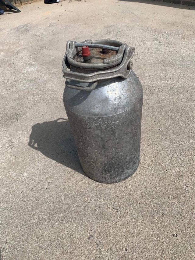 Bidone del latte antico da 50 litri particolare