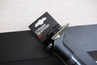 Tija FIZIK Cyrano R1 Carbono 31.6x400