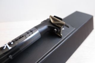 Tija FIZIK Cyrano R1 Carbono 31.6x400