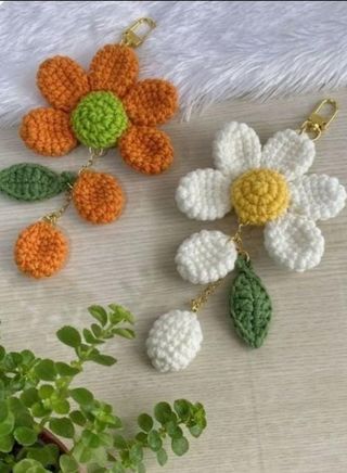 Portachiavi margherita Amigurumi 