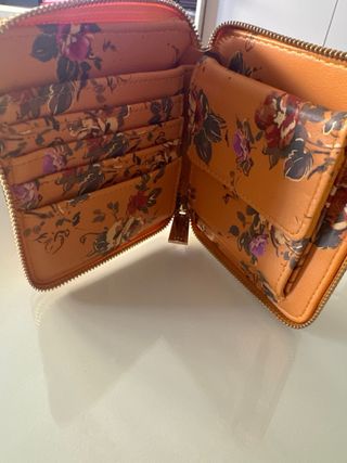 Lote dos monederos animal print y amarillo