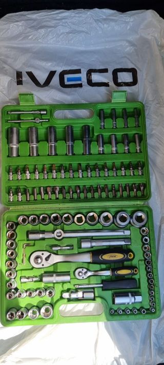 ESTUCHE JBM DE 108 PIESAS, LLAVES, TUBO