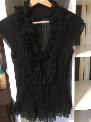 Bonita blusa de gasa teansparente