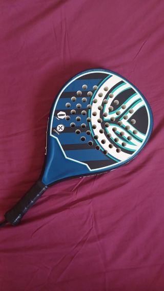 Vendo pala de pádel nueva sin usar 