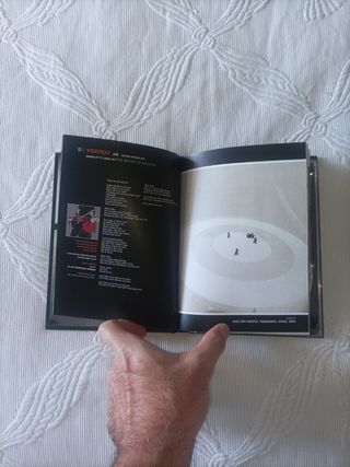 U2 18 Singles - Book CD + DVD