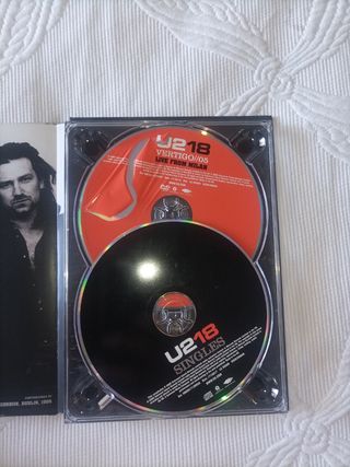 U2 18 Singles - Book CD + DVD