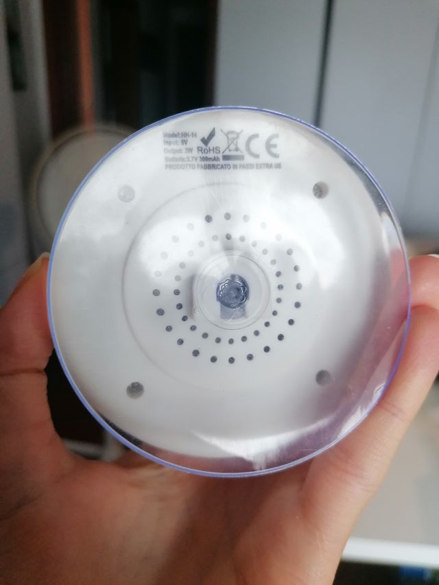 Speaker bluetooth con ventosa