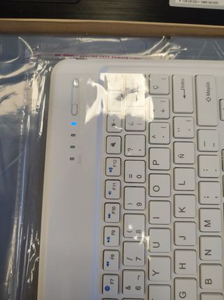 FUNDA TABLET CON TECLADO SAMSUNG