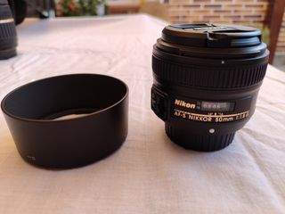 Cámara Réflex Nikon D3300 y accesorios