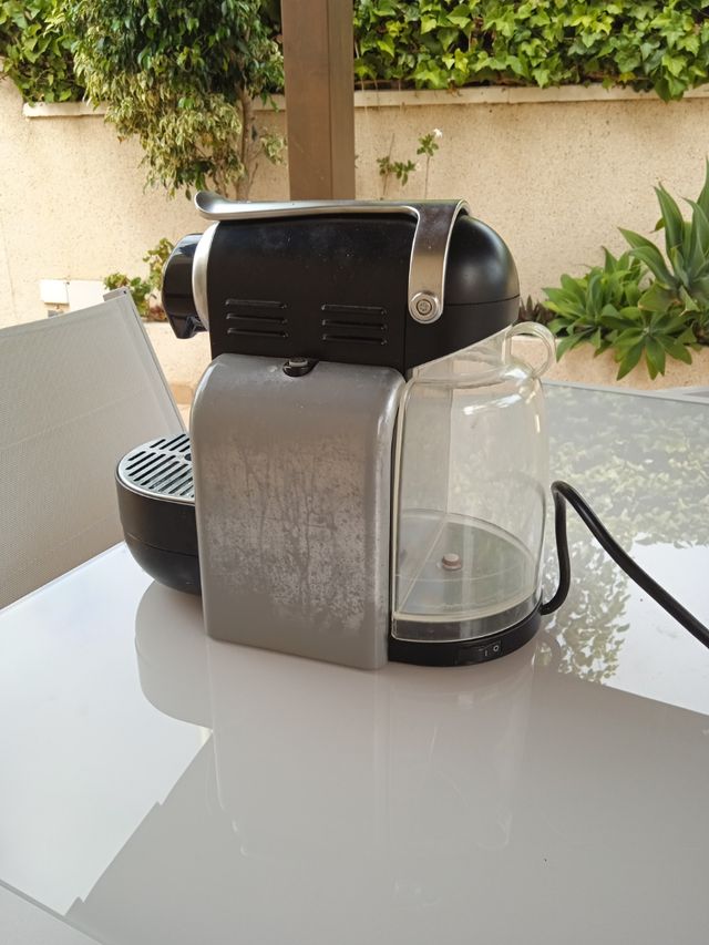 Cafetera Nespresso Delinghi