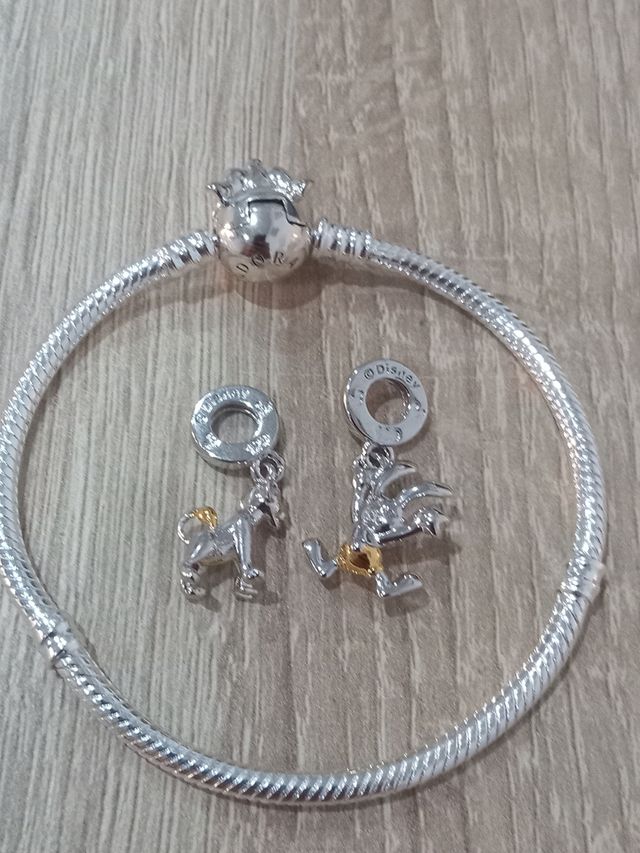 Pulsera Stitch y dos charms